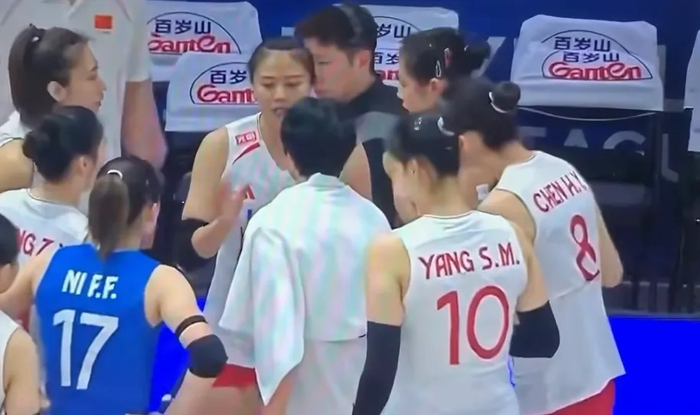 银河娱乐城app下载-暂停指点全队与主帅思路相左！龚翔宇尽显执教功底，她比赵勇靠谱|中国女排|泰国女排|张晨|女排|队员_新浪体育_新浪新闻